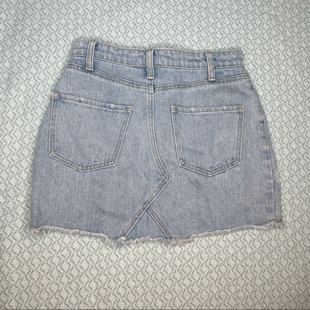 Embroidered denim skirt🌼 - Picture 3 of 7
